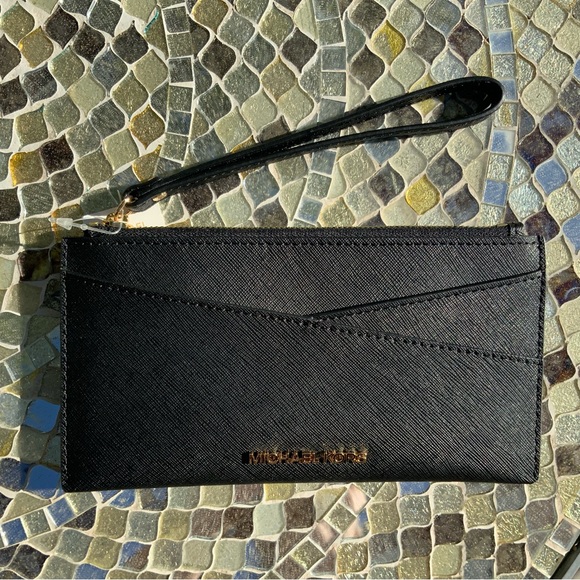 Michael Kors jet set med Saffiano leather Crossover Wristlet - Picture 2 of 10